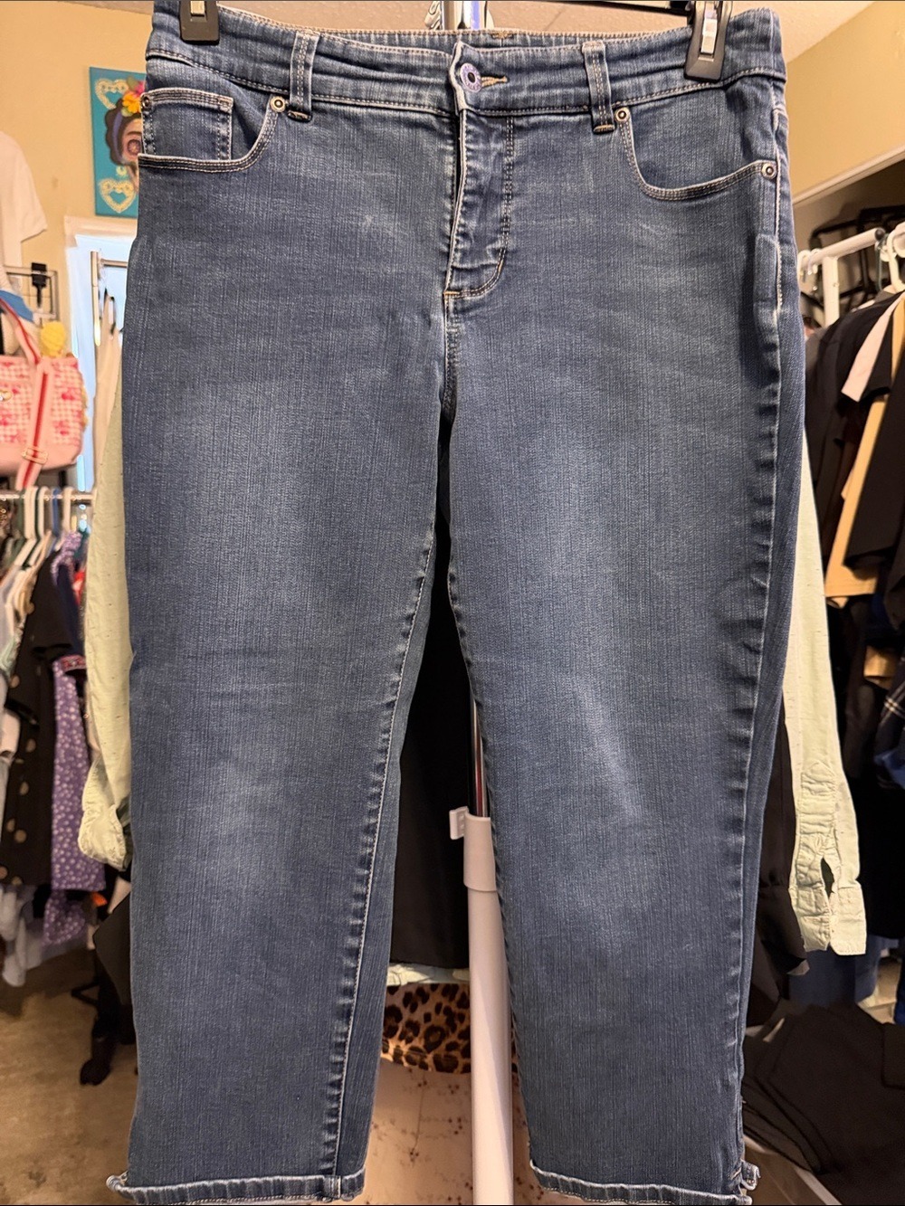 Chico's Midwash Blue Ankle Crop Stretch Jeans